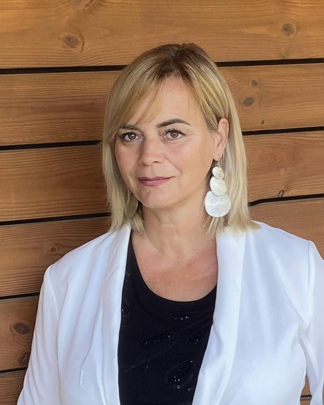  Csendesné Dr. Cseri Kinga